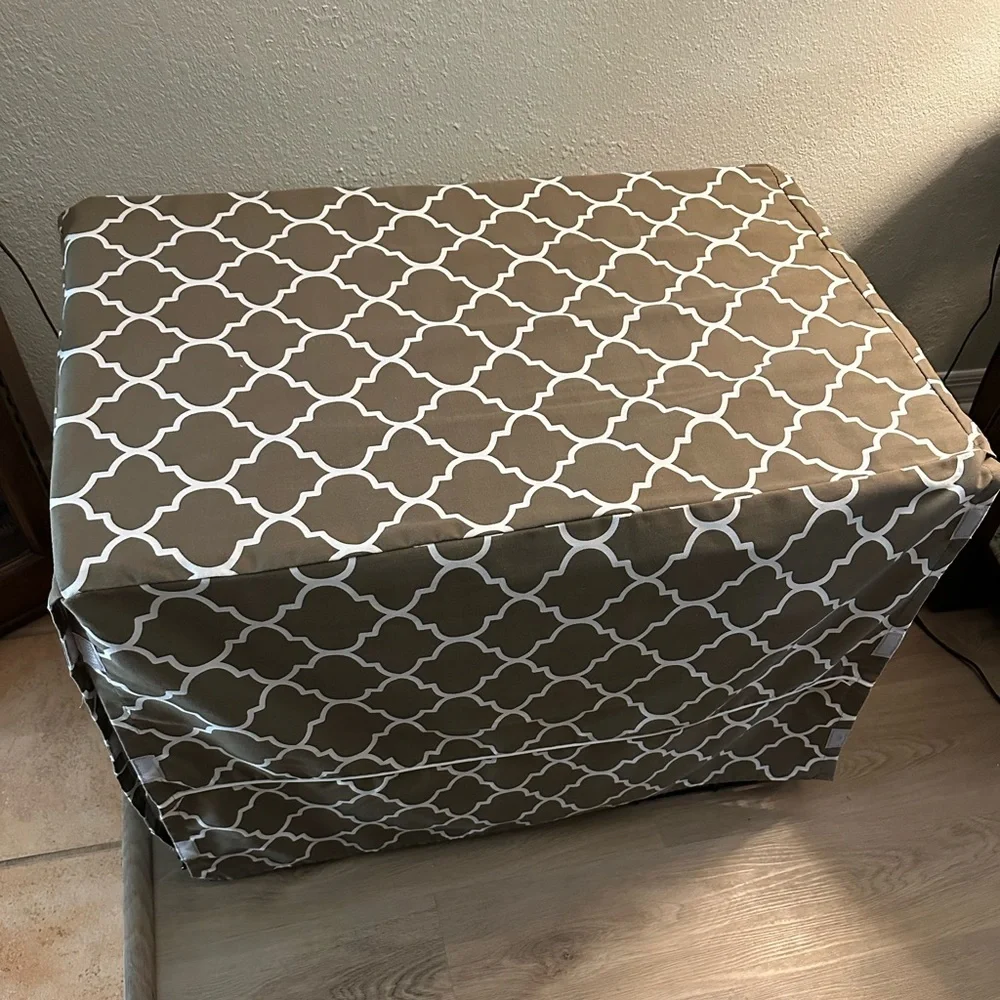 Dog Crate Cover fits 30” crate, cover only doesn’t include crate
